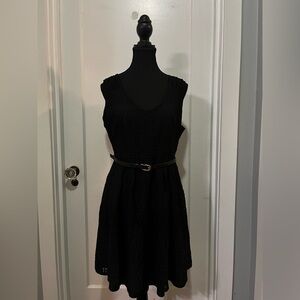 Black Lace Cocktail Dress – (US 6/8)